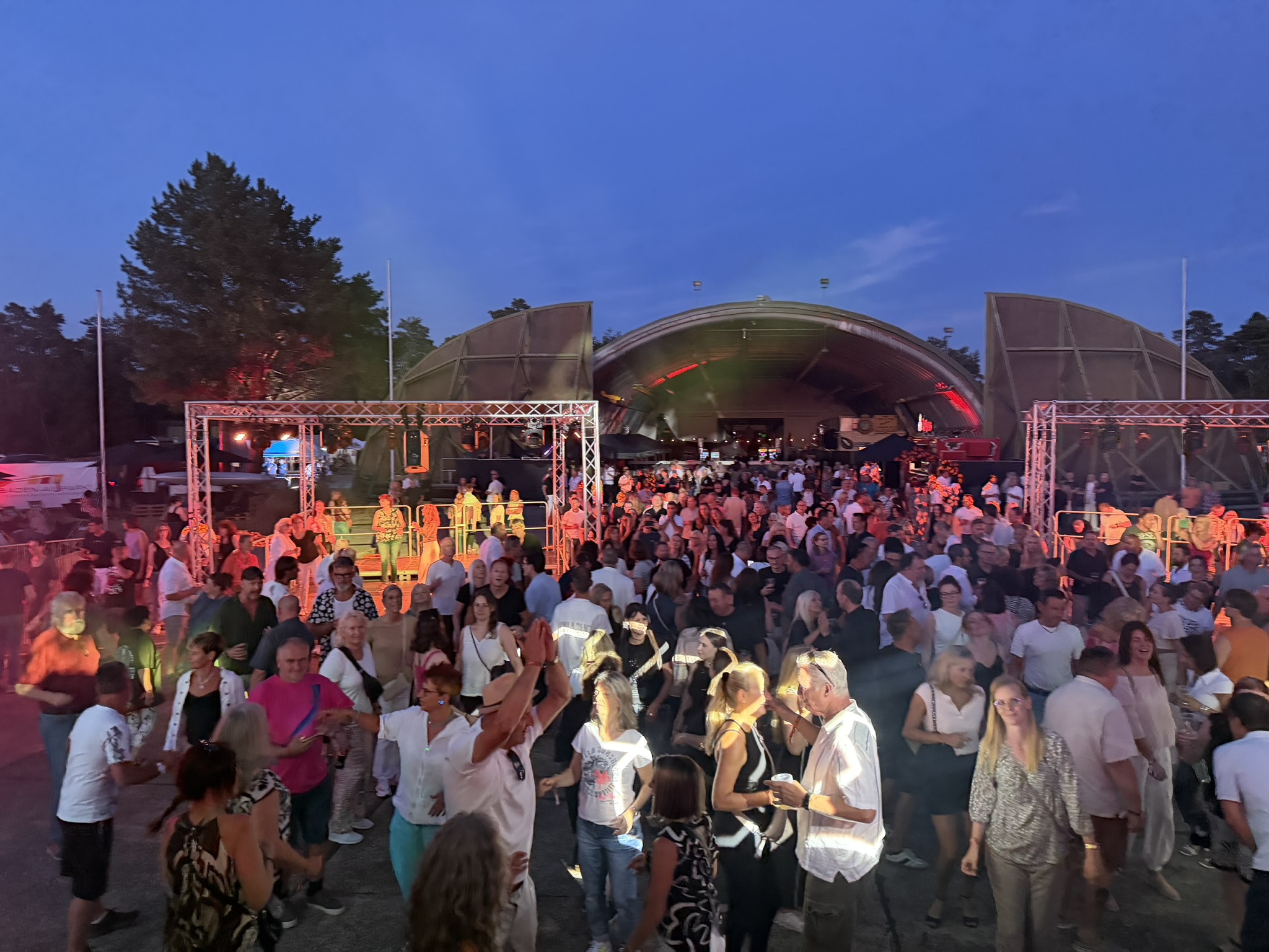 Trianon Hot-Summer-Night