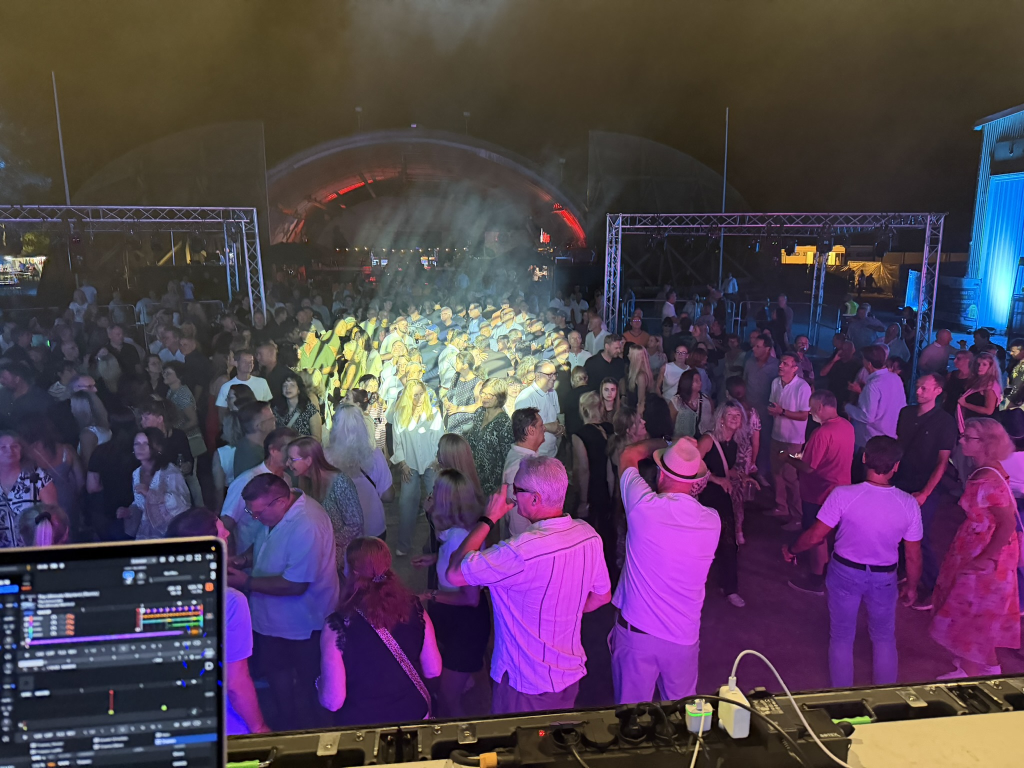 Trianon Hot-Summer-Night