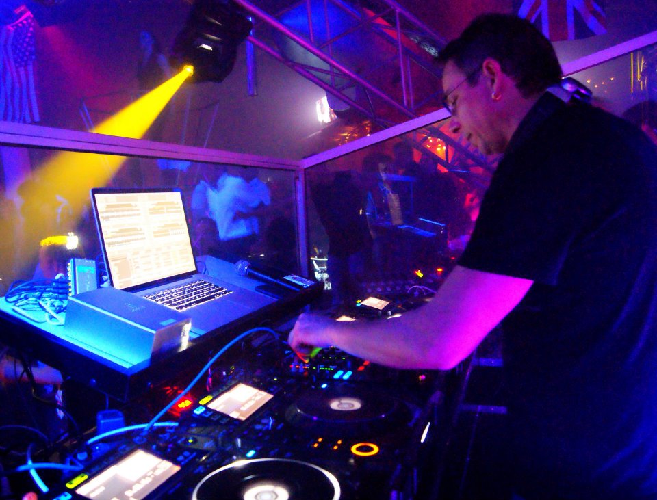 DJ Pejay bei einem Auftritt